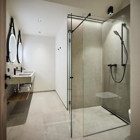 Gerl Homes - Adults Only *