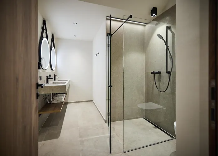 Gerl Homes - Adults Only *